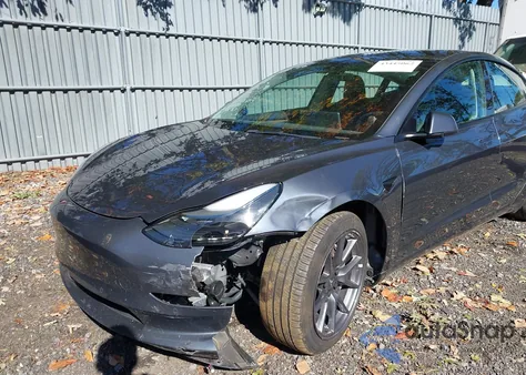 2022 Tesla Model 3 Long Range Dual Motor All-Wheel Drive z USA, uszkodzony, nr VIN 5YJ3E1EB3NF257158